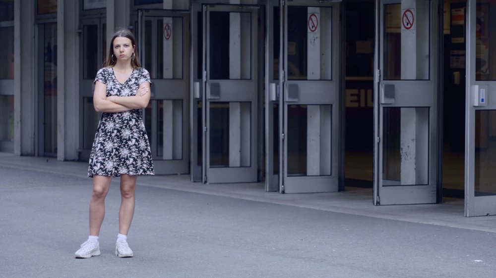 Pauline devant la fac